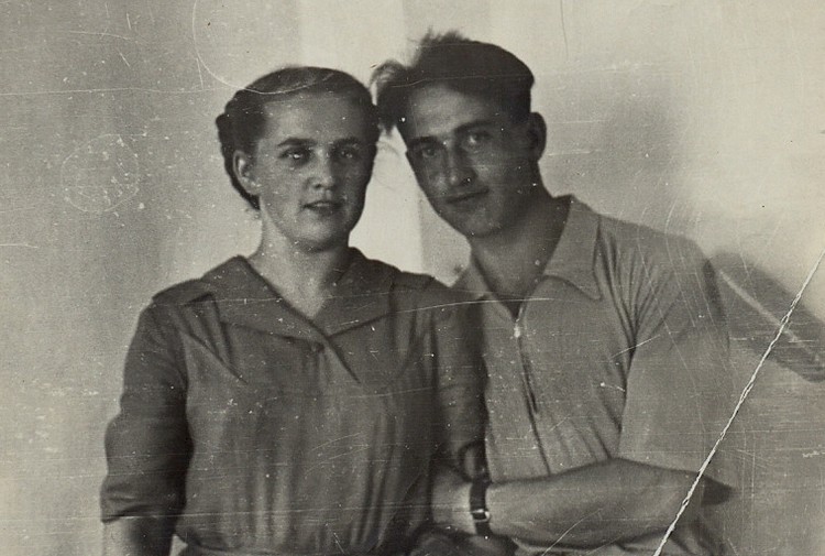 Александра и Владимир Савенко