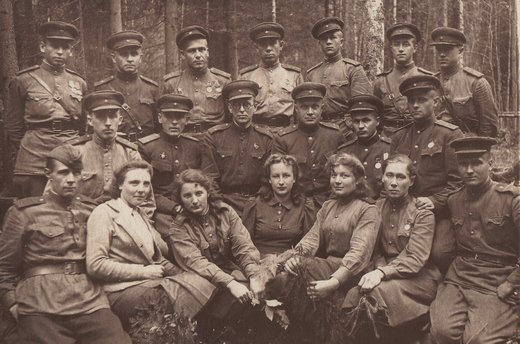 Александр Иванович Груздев с товарищами, сентябрь 1943 года