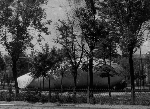 Аэростат противовоздушной обороны на Тверском бульваре