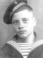 Шестнадцатилетний юнга Роберт Русаков, 1944 г.
