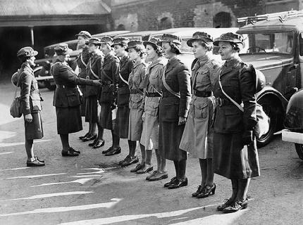 Сотрудницы Механизированного транспортного корпуса.