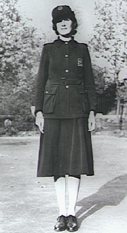 Сотрудница Добровольной противопожарной службы.