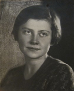 Рара Ларионова