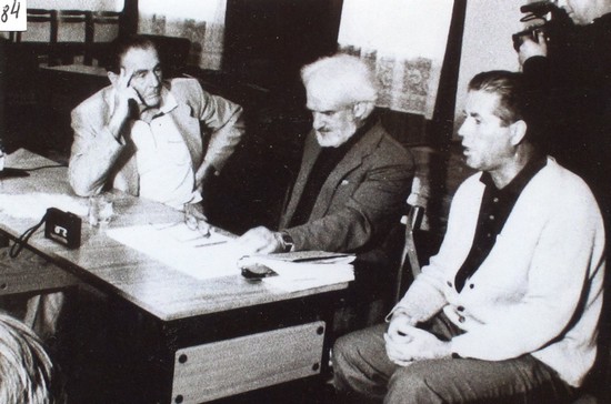 Президиум заседания Фонда культуры Калининградской области. Слева направо: барон Э. А. фон Фальц-Фейн, писатель Ю. Н. Иванов, А. П. Овсянов. Калининград, конец 1980-х гг.