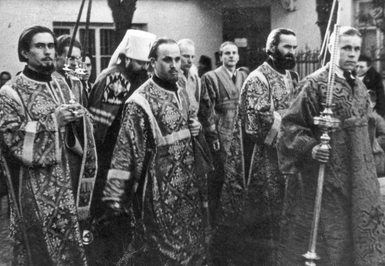 Встреча митрополита Сергия Воскресенского перед Литургией в вильнюсском Свято-Духовом монастыре.