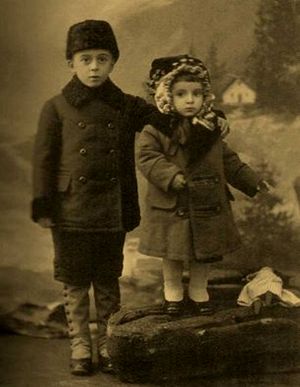 Володя и Таня Щелкачевы, 1913 г.