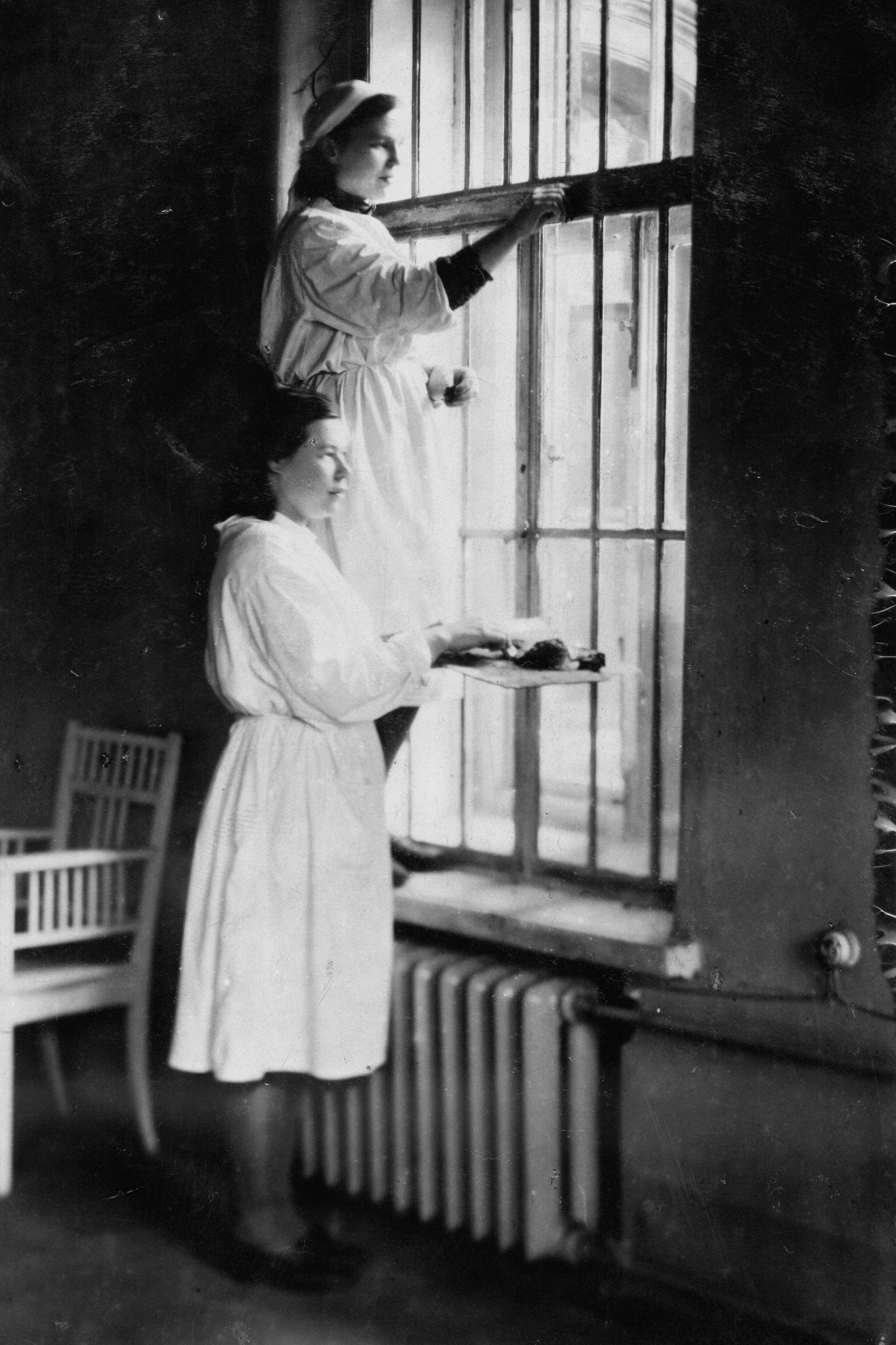 В военном госпитале № 1171 Ленинградского фронта. Симакова внизу.