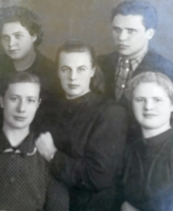 Курсы повышения ветработников, 1952 год. Елена Васильевна - третья справа.